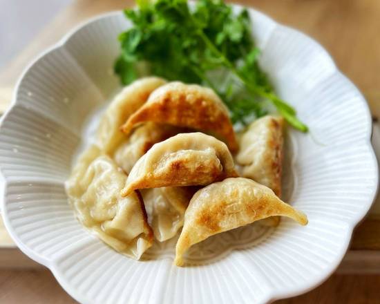 Japanese Gyoza (8 Pc) 鸡肉煎饺 (8 Pc)